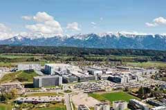 The 300mm thin wafer power semiconductor chip factory in Villach, Austria, where Infineon invested 1.6 billion euros, officially started operations. - 絵
